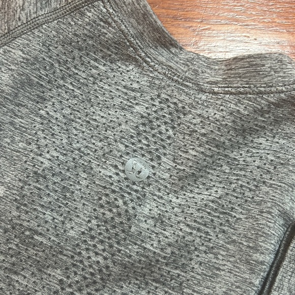 Lululemon swiftly tech grey T shirt - Picture 3 of 4